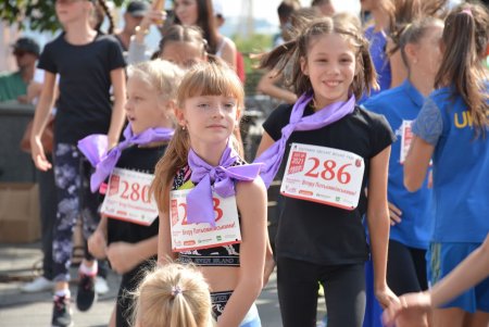 На Потемкинской лестнице 750 человек участвовали в традиционном забеге (фото)