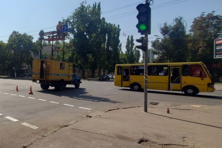 На одесских улицах обновили дорожную разметку, знаки и отремонтировали светофоры