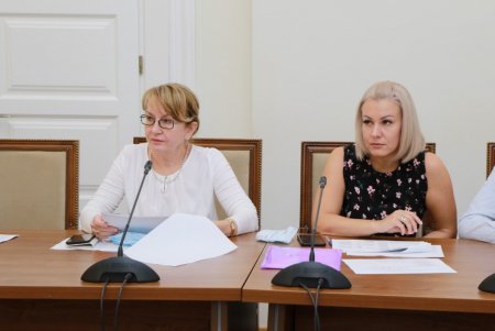 30 организаций соревнуются за возможность реализации социально значимых проектов за счет бюджета города (фото)