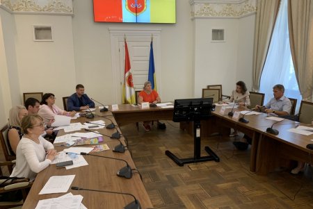 30 организаций соревнуются за возможность реализации социально значимых проектов за счет бюджета города (фото)