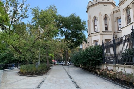 Второй этап реконструкции бульвара Жванецкого: в районе Торговой укладывают плитку и сооружают фонтан (фото, видеокомментарий)