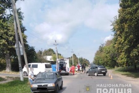 В Подольском районе при столкновении с другим авто Chevrolet вылетел в кювет и перевернулся (фото)