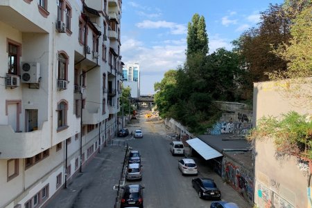 На Деволановском спуске меняют инженерные сети (фото, видеокомментарий)