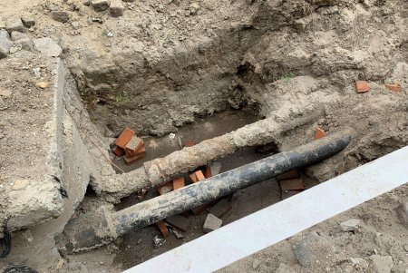 На Деволановском спуске меняют инженерные сети (фото, видеокомментарий)