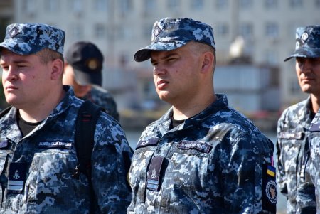 В Одесском порту прошли учения по экстренной эвакуации с корабля (фото)