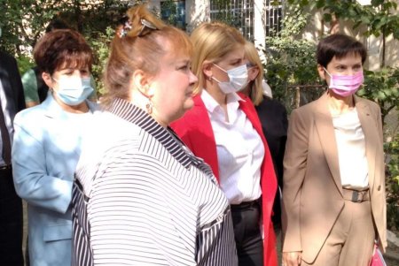 Две квартиры для восьми человек: открыт городской кризисный центр для пострадавших от домашнего насилия (фото)