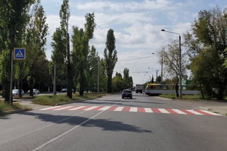 На Черемушках обновлена дорожная разметка на семи улицах с оживленным движением (фото)