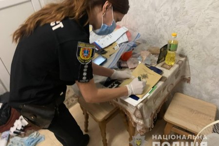 Молодой одессит ударил ножом двух мужчин и пытался изменить внешность, чтобы его не нашли 