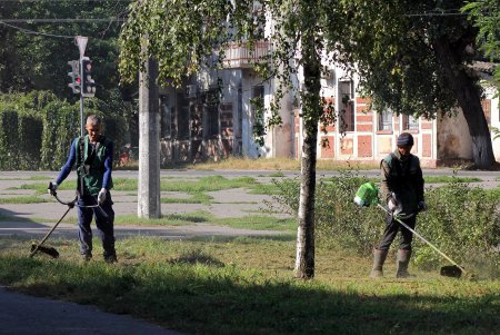 Масштабный субботник в парке Савицкого (фоторепортаж)
