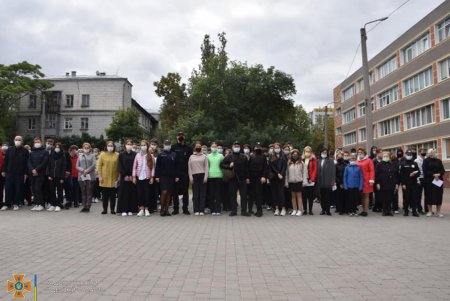 В одесской школе № 1 на интерактивном уроке ученики тушили условный пожар (фото)