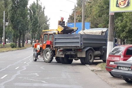 На этой неделе коммунальщики очищали улицы, остановки, ливневую канализацию во всех районах Одессы