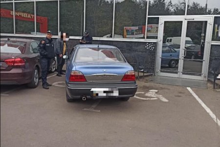 Одесситов штрафуют за парковку на местах для людей с инвалидностью