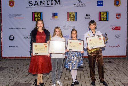 На открытии фестиваля Odessa JazzFest выступили юные победители премии имени Юрия Кузнецова (фото)