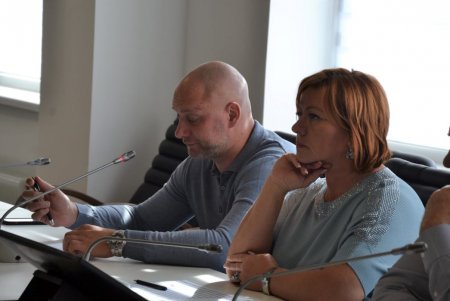 К отопительному сезону в одесских домах обновляли кровлю, окна, двери и проводили теплоизоляцию трубопровода центрального отопления (фото)