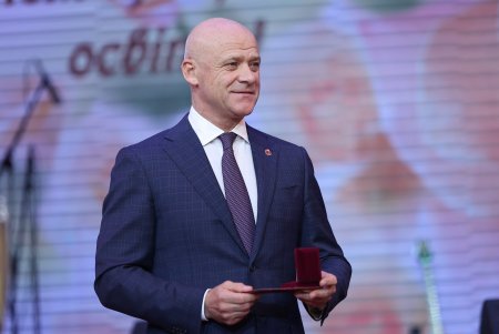Одесским педагогическим работникам вручили награды в преддверии профессионального праздника (фоторепортаж)