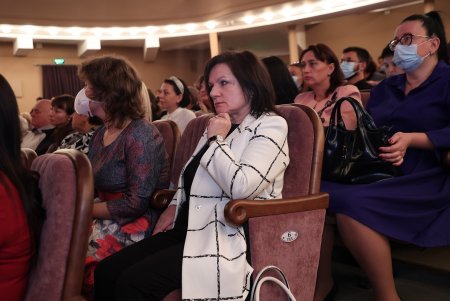 Одесским педагогическим работникам вручили награды в преддверии профессионального праздника (фоторепортаж)