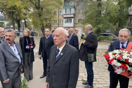 В Прохоровском сквере почтили память жертв Холокоста и узников гетто (фото)