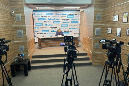 Большинство одесситов положительно оценивают работу мэра Геннадия Труханова и проголосовали бы за него в ближайшую неделю, - исследование
