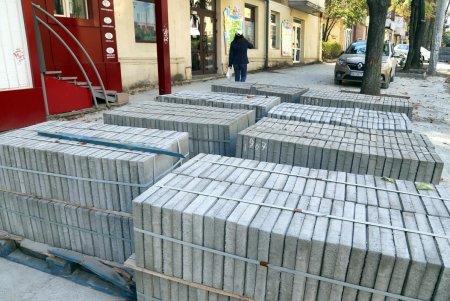 В ходе капремонта улицы Черняховского оборудовали велодорожку (фоторепортаж)