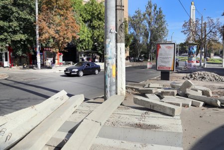 В ходе капремонта улицы Черняховского оборудовали велодорожку (фоторепортаж)