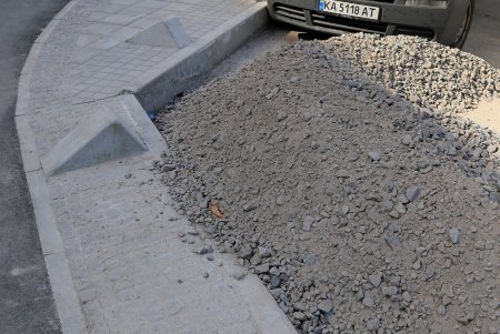 В ходе капремонта улицы Черняховского оборудовали велодорожку (фоторепортаж)