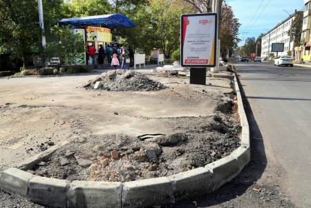 В ходе капремонта улицы Черняховского оборудовали велодорожку (фоторепортаж)