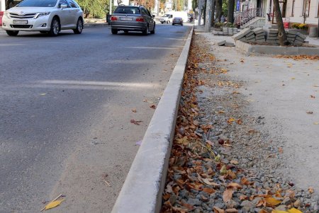 В ходе капремонта улицы Черняховского оборудовали велодорожку (фоторепортаж)