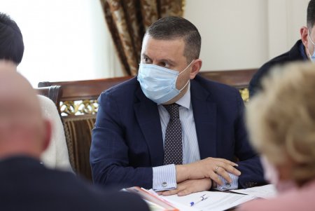 Кадры и обеспечение медучреждений: мэр Одессы провел совещание с руководителями больниц города (фото, видео)