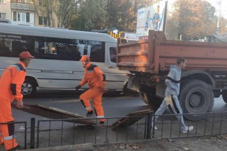 Возле площади Деревянко ликвидировали стихийный рынок (фото, видеокомментарий)
