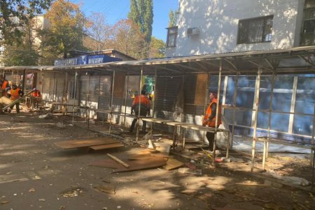 Возле площади Деревянко ликвидировали стихийный рынок (фото, видеокомментарий)