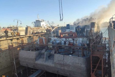 В пришвартованном буксире на территории Измаильского судоремонтного завода произошел пожар (фото) 