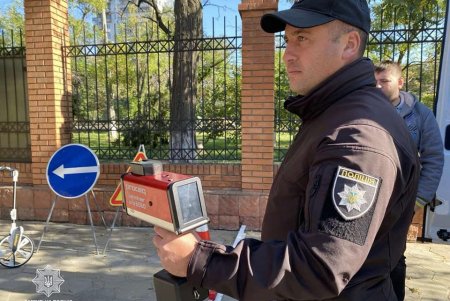 Патрульные проверяют дороги и улицы региона на пригодность к эксплуатации в зимний период