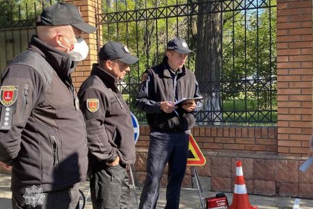 Патрульные проверяют дороги и улицы региона на пригодность к эксплуатации в зимний период