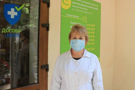 Видеопанели, мягкая мебель и развивающие доски: в детской поликлинике №4 улучшают условия для маленьких пациентов (фото)