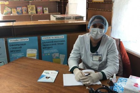 В Одесской области пожилых людей начали вакцинировать на почте (фото)