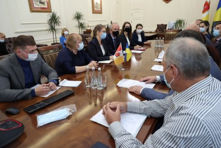 Мэр Одессы Геннадий Труханов провел встречу с польской делегацией Института национальной памяти (фото) 