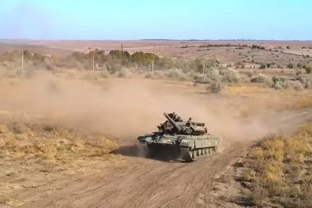 Одесские курсанты провели полевые учения по вождению танка (фото)