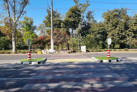 В Приморском и Малиновском районах создано пять островков безопасности, оборудованных пандусами