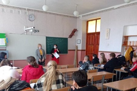 В Одесской области ювенальные прокуроры рассказали старшеклассникам о юриспруденции (фото)