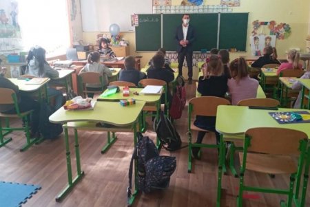 В Одесской области ювенальные прокуроры рассказали старшеклассникам о юриспруденции (фото)