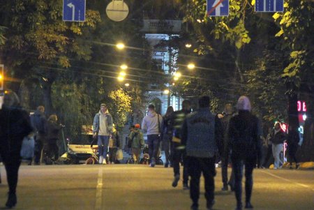 Воздух стал чище и снизился уровень шума: самой большой в стране пешеходной зоне уже четыре месяца (фоторепортаж) 