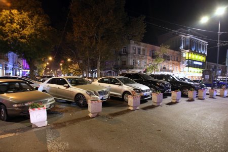 Воздух стал чище и снизился уровень шума: самой большой в стране пешеходной зоне уже четыре месяца (фоторепортаж) 