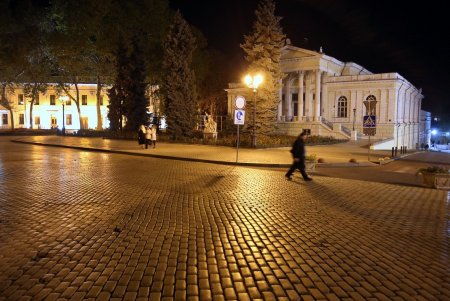 Воздух стал чище и снизился уровень шума: самой большой в стране пешеходной зоне уже четыре месяца (фоторепортаж) 