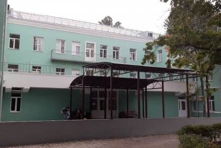 В одесских городских больницах устанавливают кислородные станции для пациентов с COVID-19, но поставщики не могут обеспечить нужное количество этого жизненно важного газа