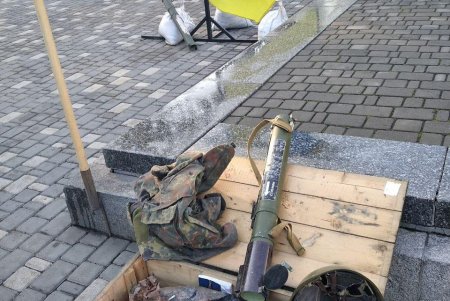 В День защитников и защитниц Украины горожане возложили цветы к памятнику Шевченко в память о погибших воинах (фото)