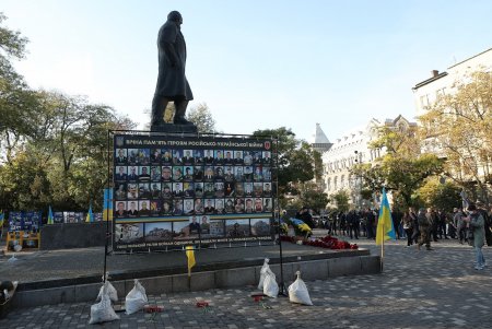 Память защитников и защитниц Украины почтили одесситы (фоторепортаж)