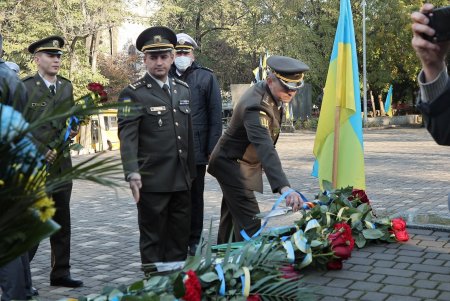 Память защитников и защитниц Украины почтили одесситы (фоторепортаж)