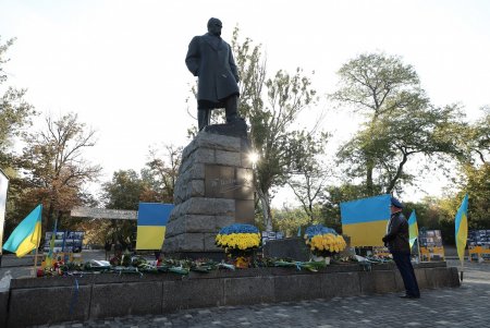 Память защитников и защитниц Украины почтили одесситы (фоторепортаж)