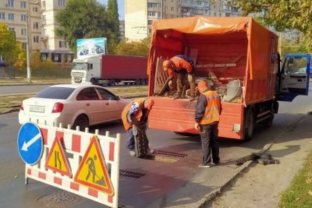 Коммунальные службы Одессы проводят санитарные дни и субботники (фото)