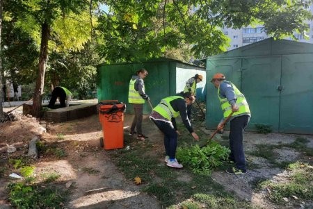 Коммунальные службы Одессы проводят санитарные дни и субботники (фото)